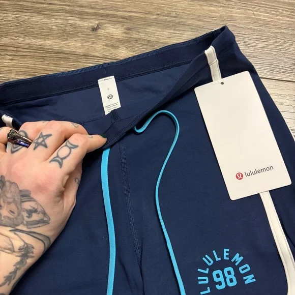 NWT Lululemon Nulu Sporty Trim High-Rise Short *3” (Club Blue/White) Size: 6 - Picture 5 of 6